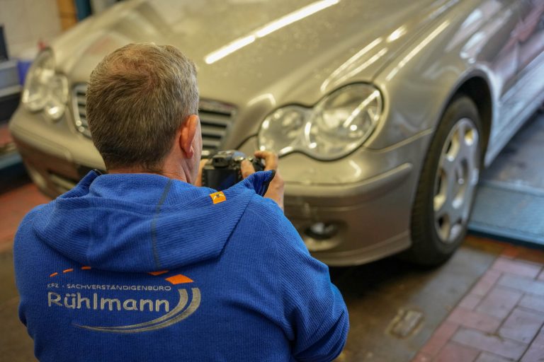 Kfz-Gutachten und Kfz-Sachverständiger – Einblicke ins Kfz-Sachverständigenbüro Rühlmann in Bonn – Kfz-Sachverständigenbüro Rühlmann Bonn